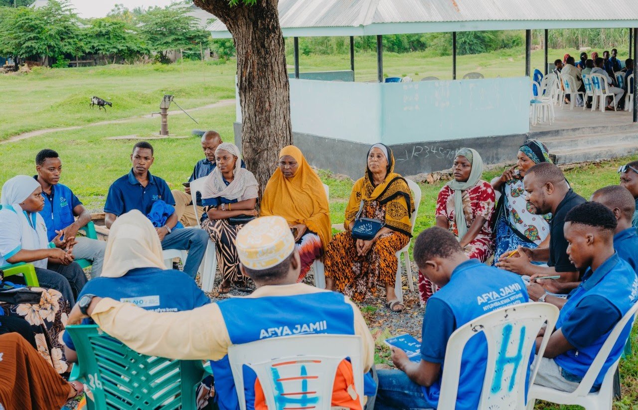 Community dialogue session with CHWs and youth leaders